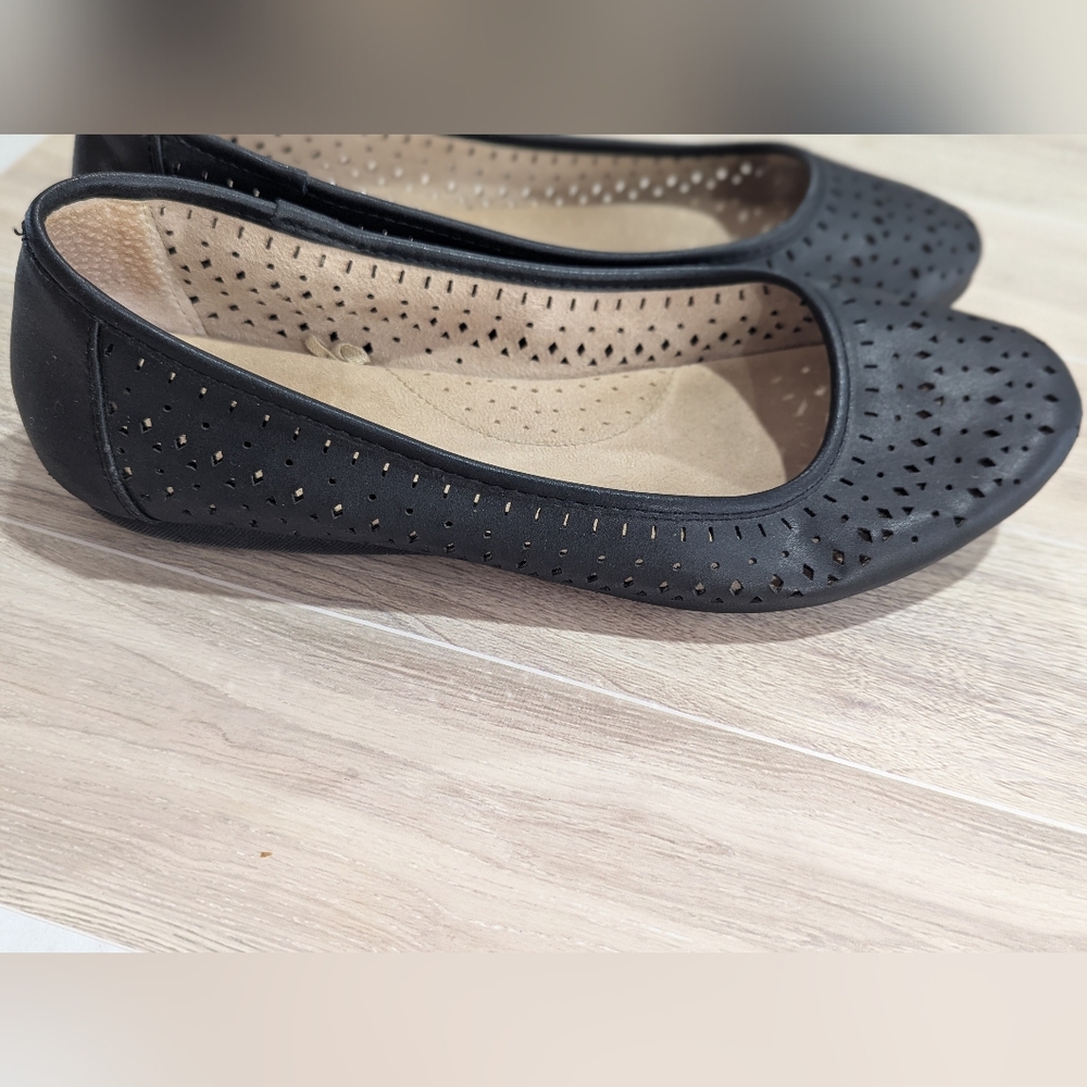 Croft & Barrow Ortholite Laser Cutouts Black Flats Sz 10 *EUC - Picture 10 of 11